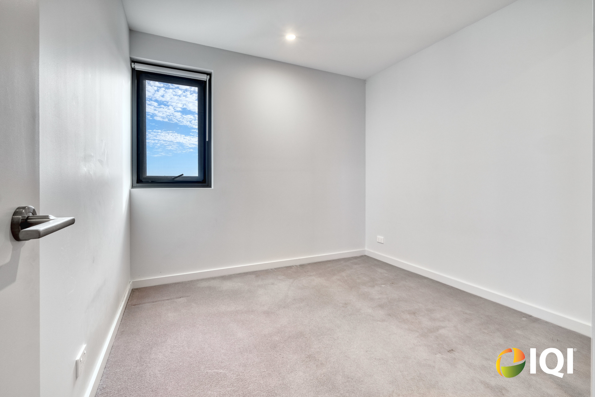 Luxury Living Awaits at NV 2911 - MOVE IN IMMEDIATELY
 image