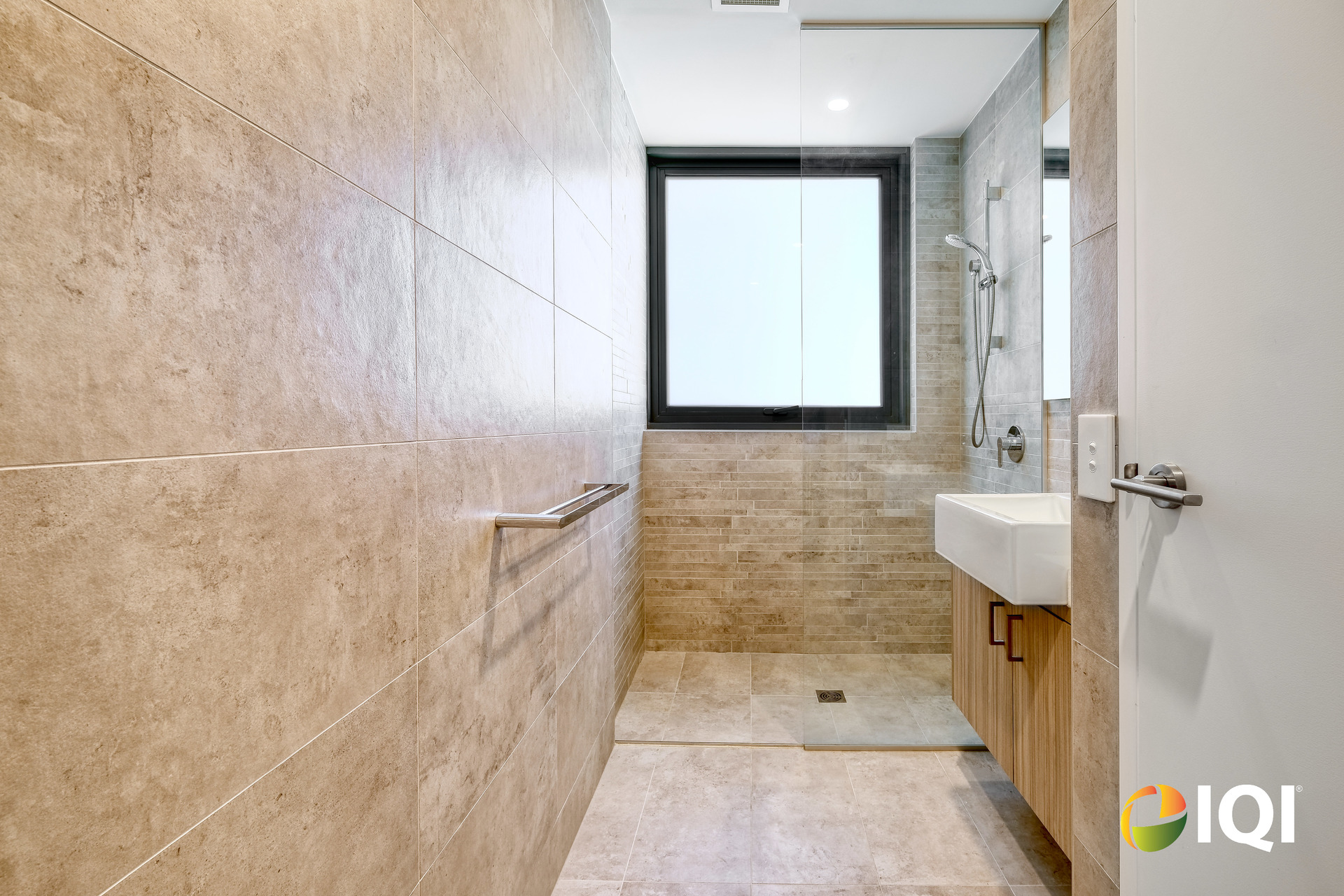 Luxury Living Awaits at NV 2911 - MOVE IN IMMEDIATELY
 image