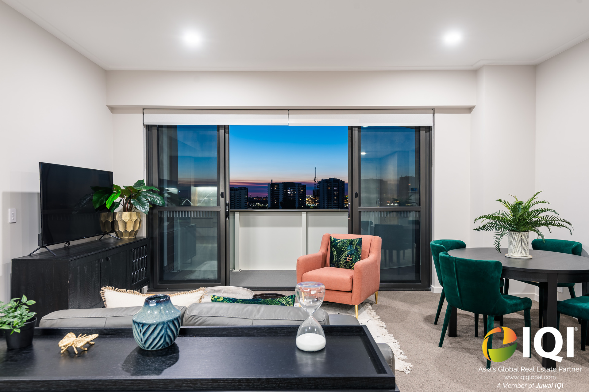Living Luxuriously In Crest Burswood With A Sunset View! 

VIEW BY APPOINTMENT
- 27 APRIL  image