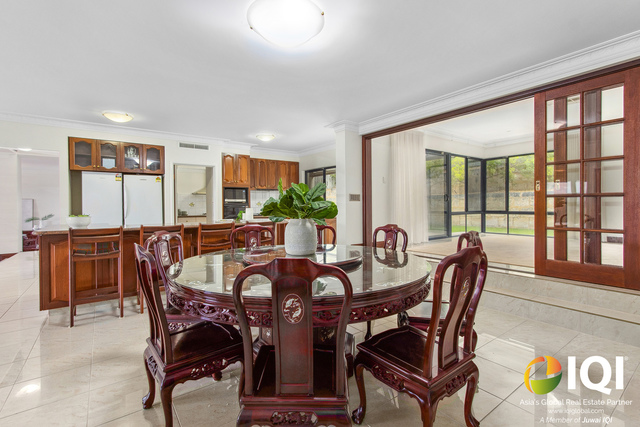 One-of-a-Kind Elevated Elegance: Spacious Family Home with Panoramic Views in Kardinya image
