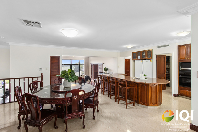 One-of-a-Kind Elevated Elegance: Spacious Family Home with Panoramic Views in Kardinya image