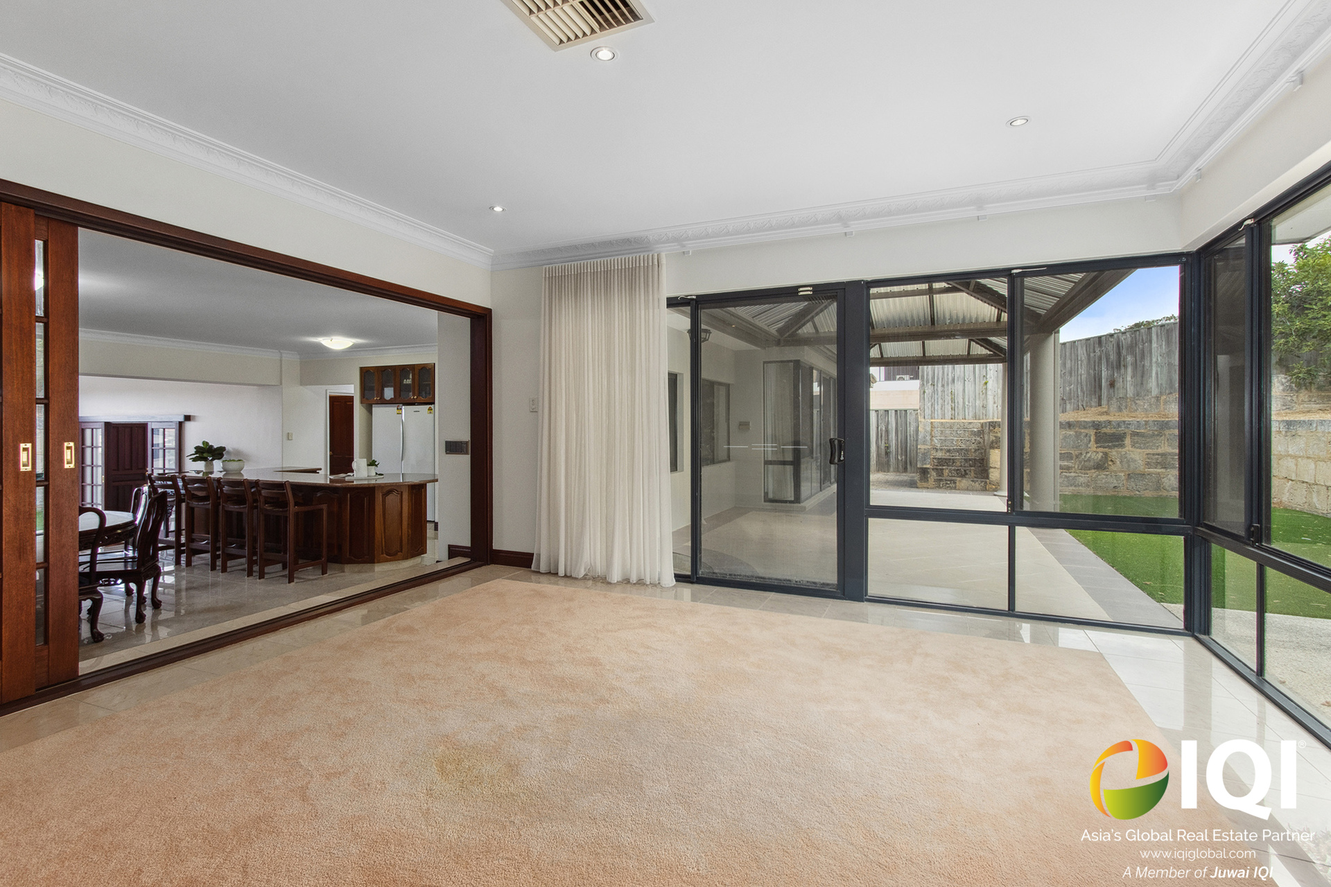 One-of-a-Kind Elevated Elegance: Spacious Family Home with Panoramic Views in Kardinya image