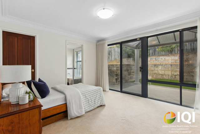 One-of-a-Kind Elevated Elegance: Spacious Family Home with Panoramic Views in Kardinya image