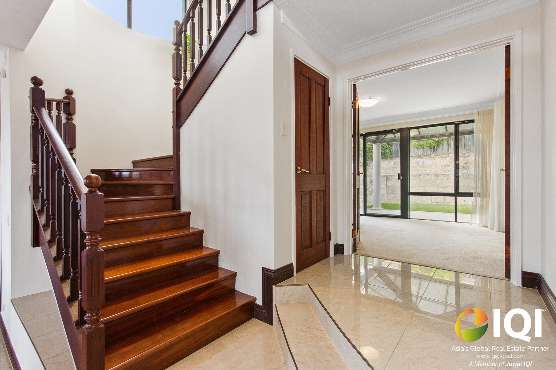 One-of-a-Kind Elevated Elegance: Spacious Family Home with Panoramic Views in Kardinya image