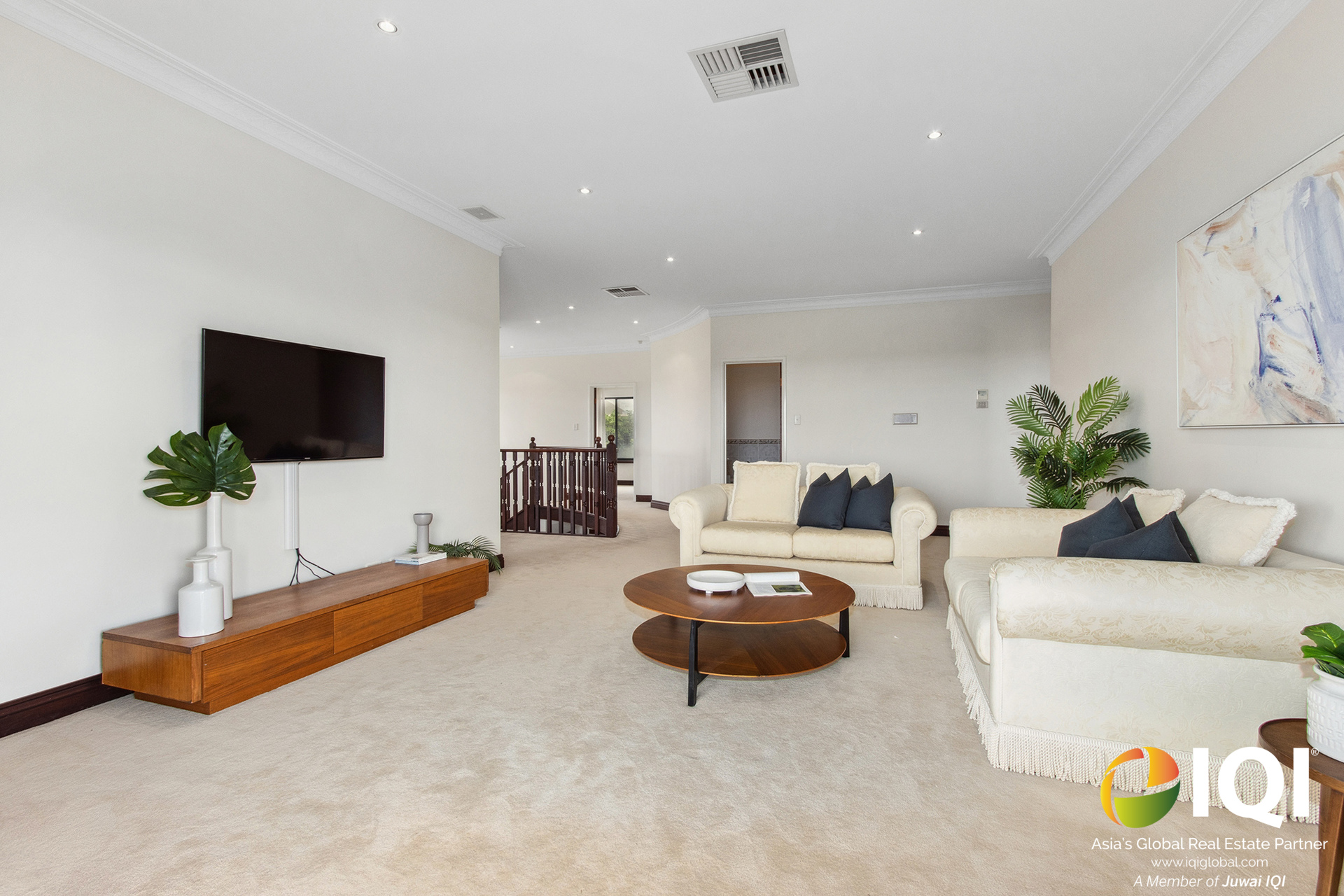 One-of-a-Kind Elevated Elegance: Spacious Family Home with Panoramic Views in Kardinya image