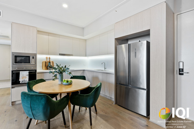 Sunrise Viewing From YOUR Apartment!
VIEW BY APPOINTMENT
- 27 APRIL image