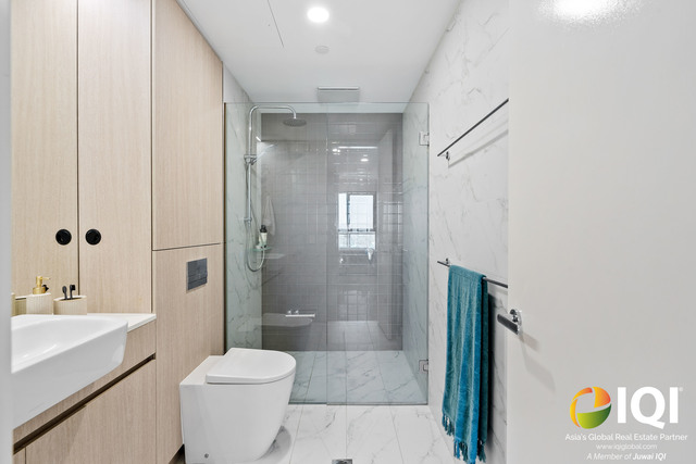 Sunrise Viewing From YOUR Apartment!
VIEW BY APPOINTMENT
- 27 APRIL image