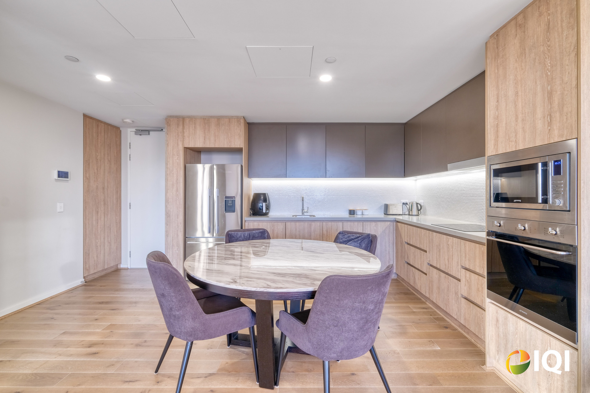 Stylish 1-Bedroom Apartment with Sunset Views! image