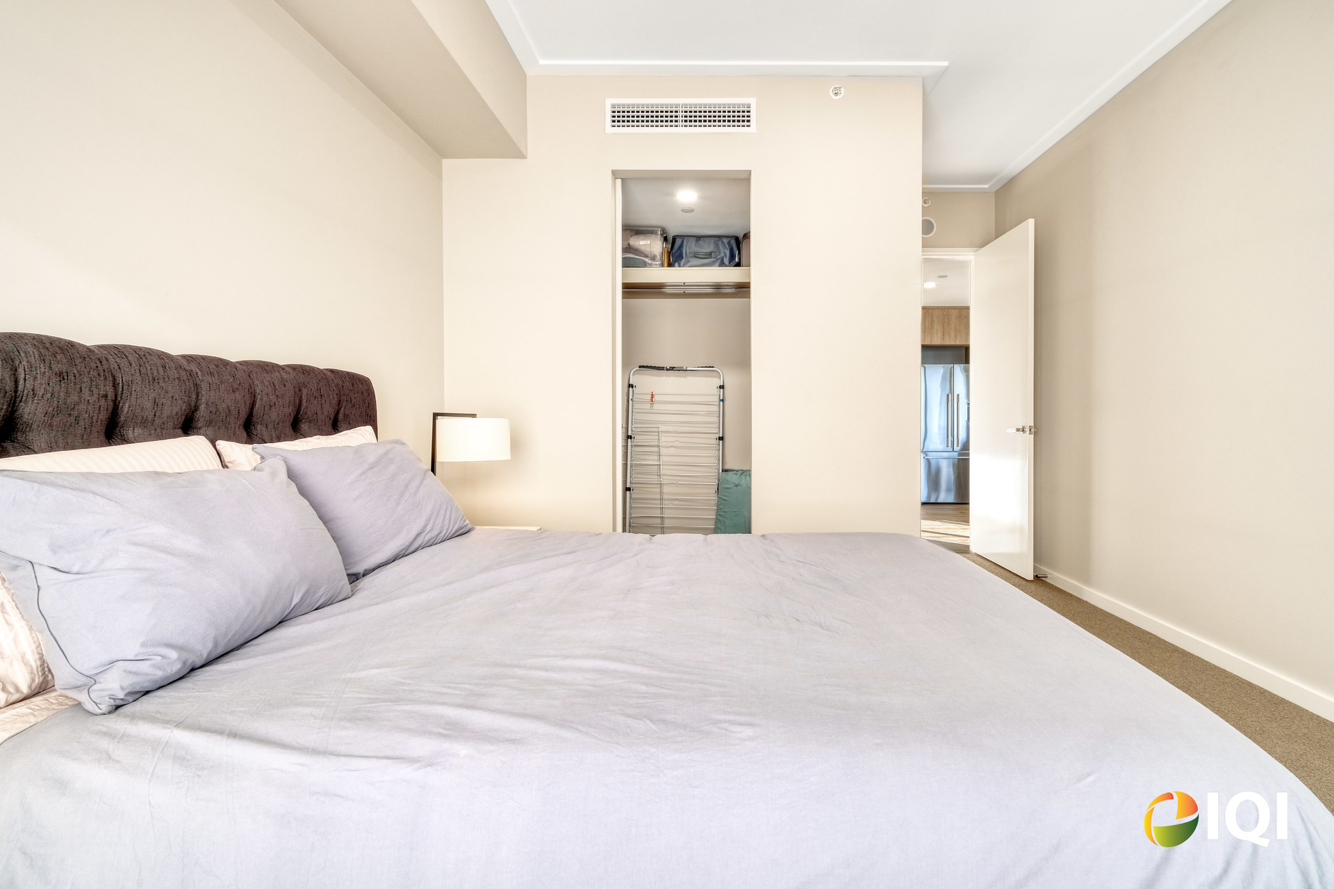 Stylish 1-Bedroom Apartment with Sunset Views! image