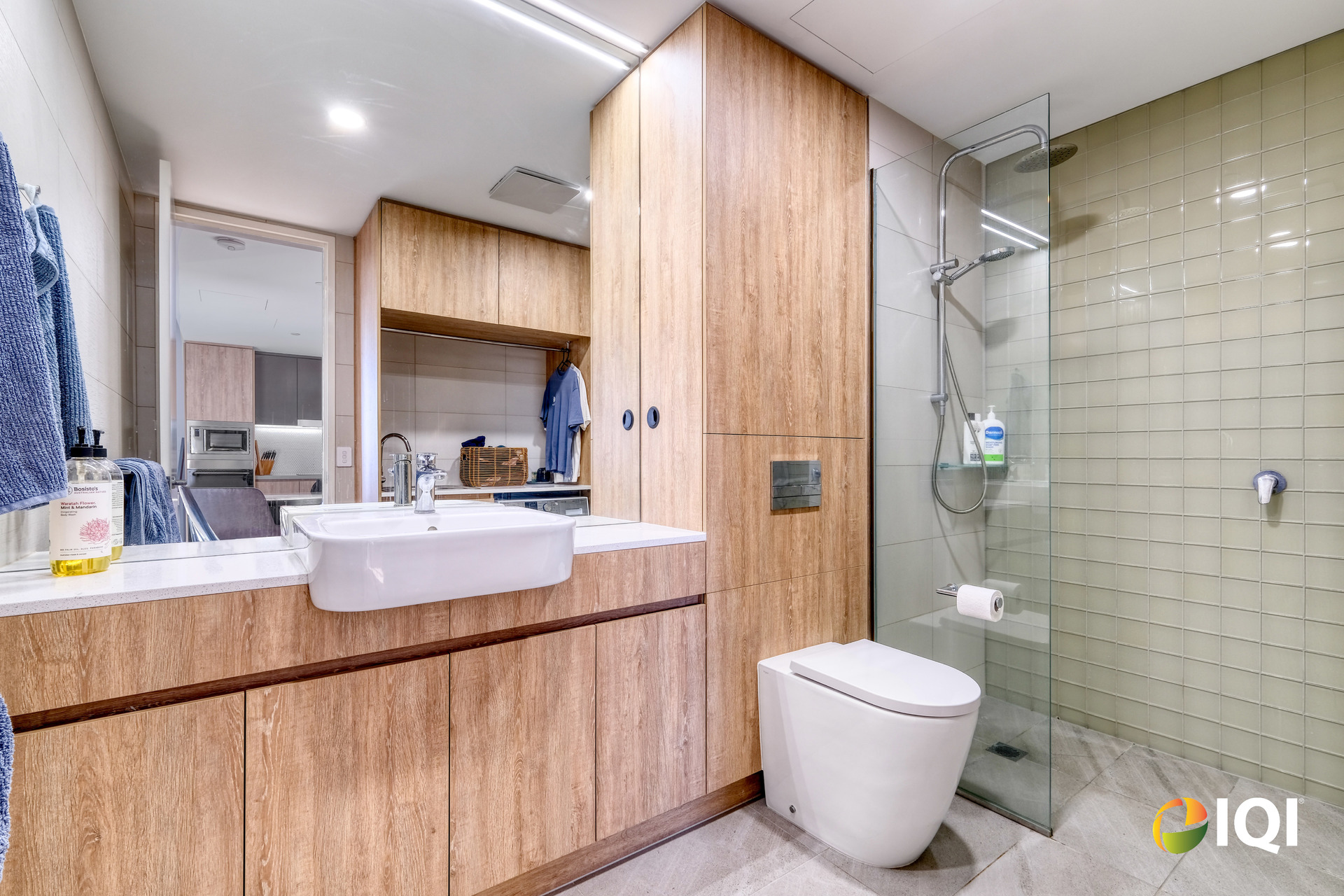 Stylish 1-Bedroom Apartment with Sunset Views! image