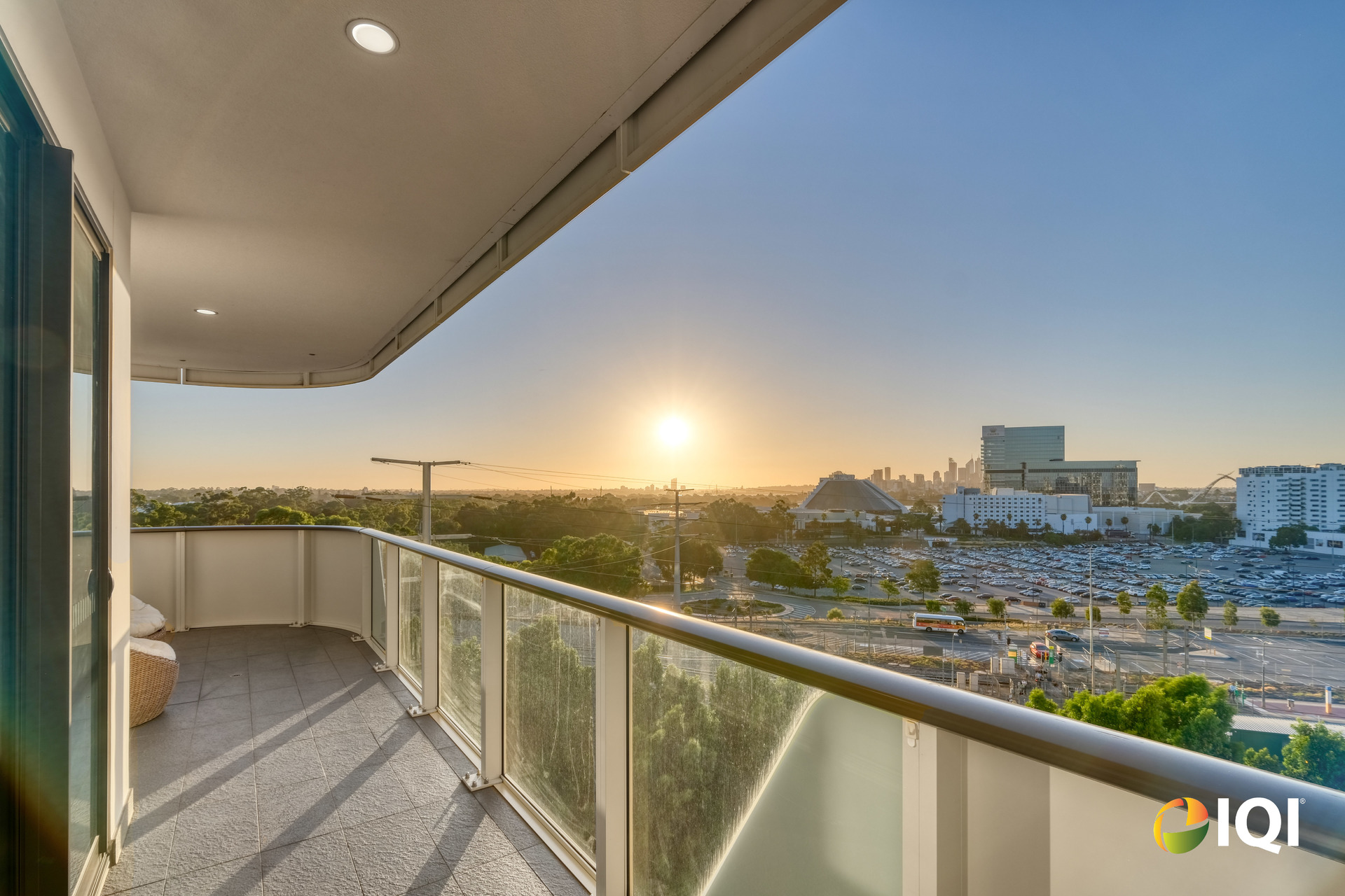 Stylish 1-Bedroom Apartment with Sunset Views! image
