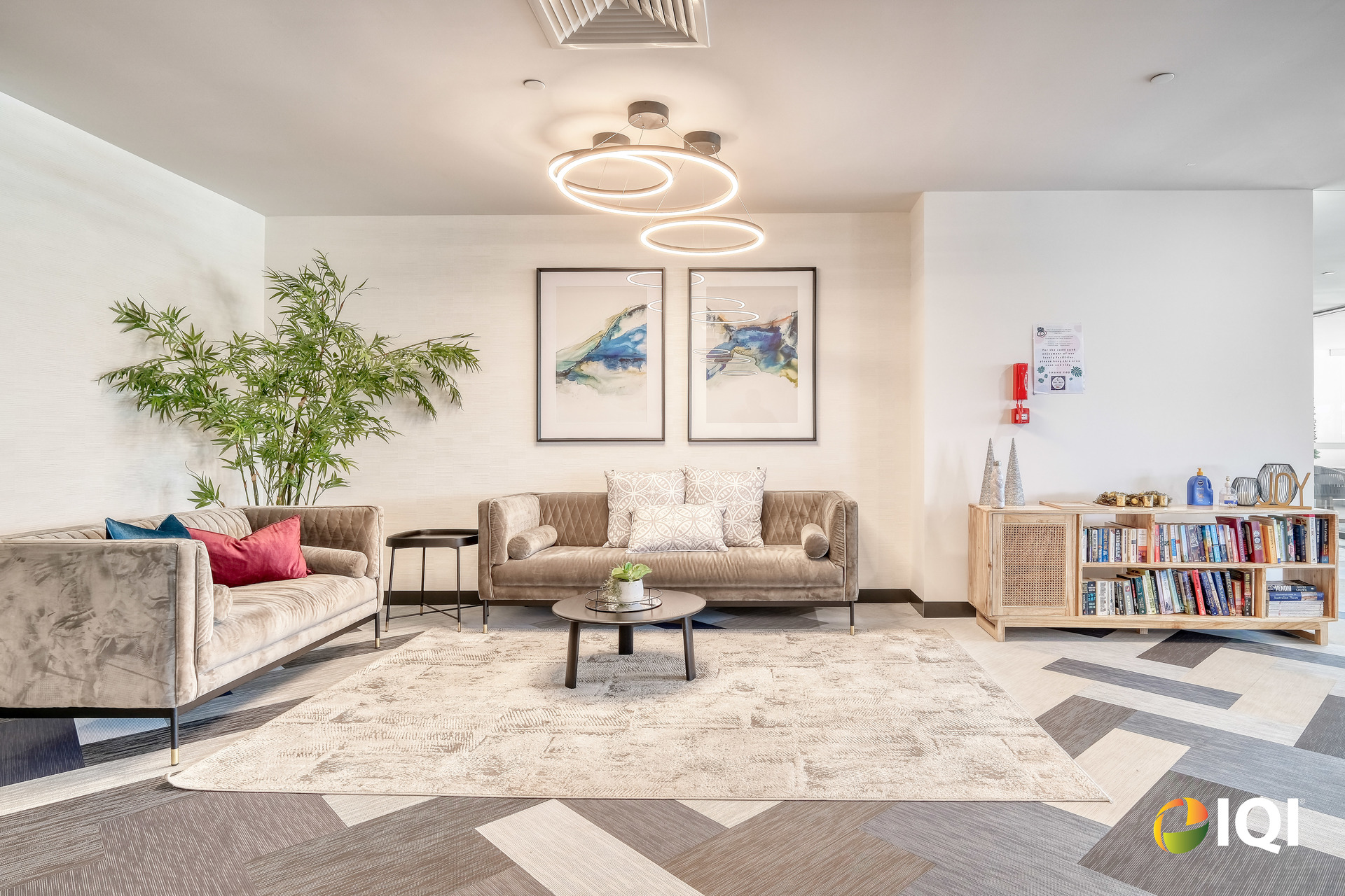 Stylish 1-Bedroom Apartment with Sunset Views! image