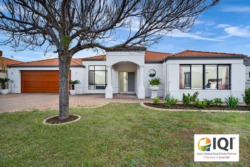 Spacious Family Retreat on a Prime Pearsall Block