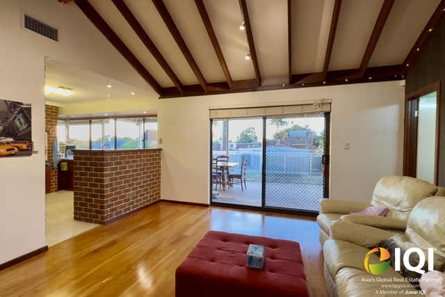 Exceptional Family Living on a Rare 1,011sqm Block – Willetton SHS Zone image
