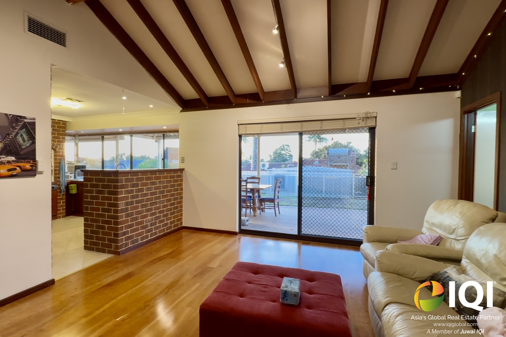 Exceptional Family Living on a Rare 1,011sqm Block – Willetton SHS Zone image