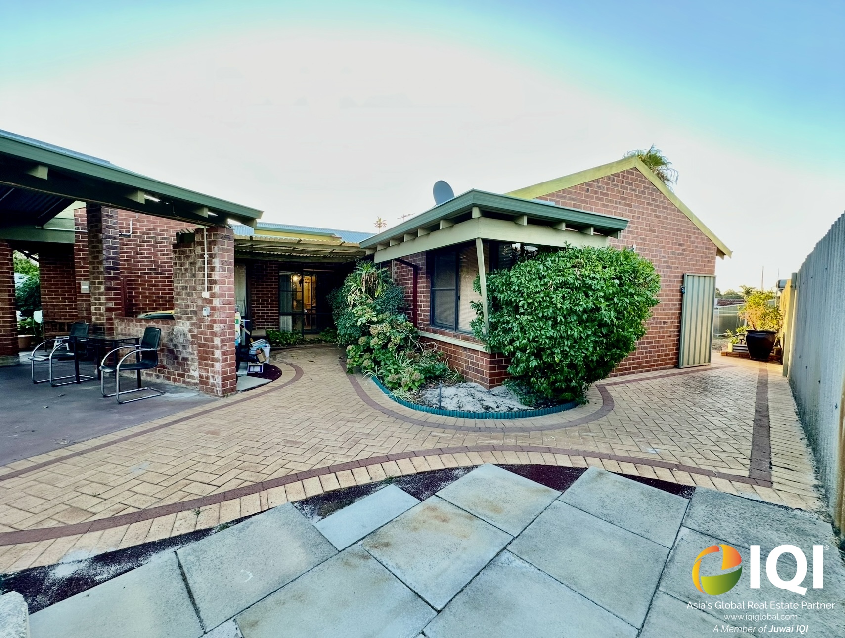 Exceptional Family Living on a Rare 1,011sqm Block – Willetton SHS Zone image