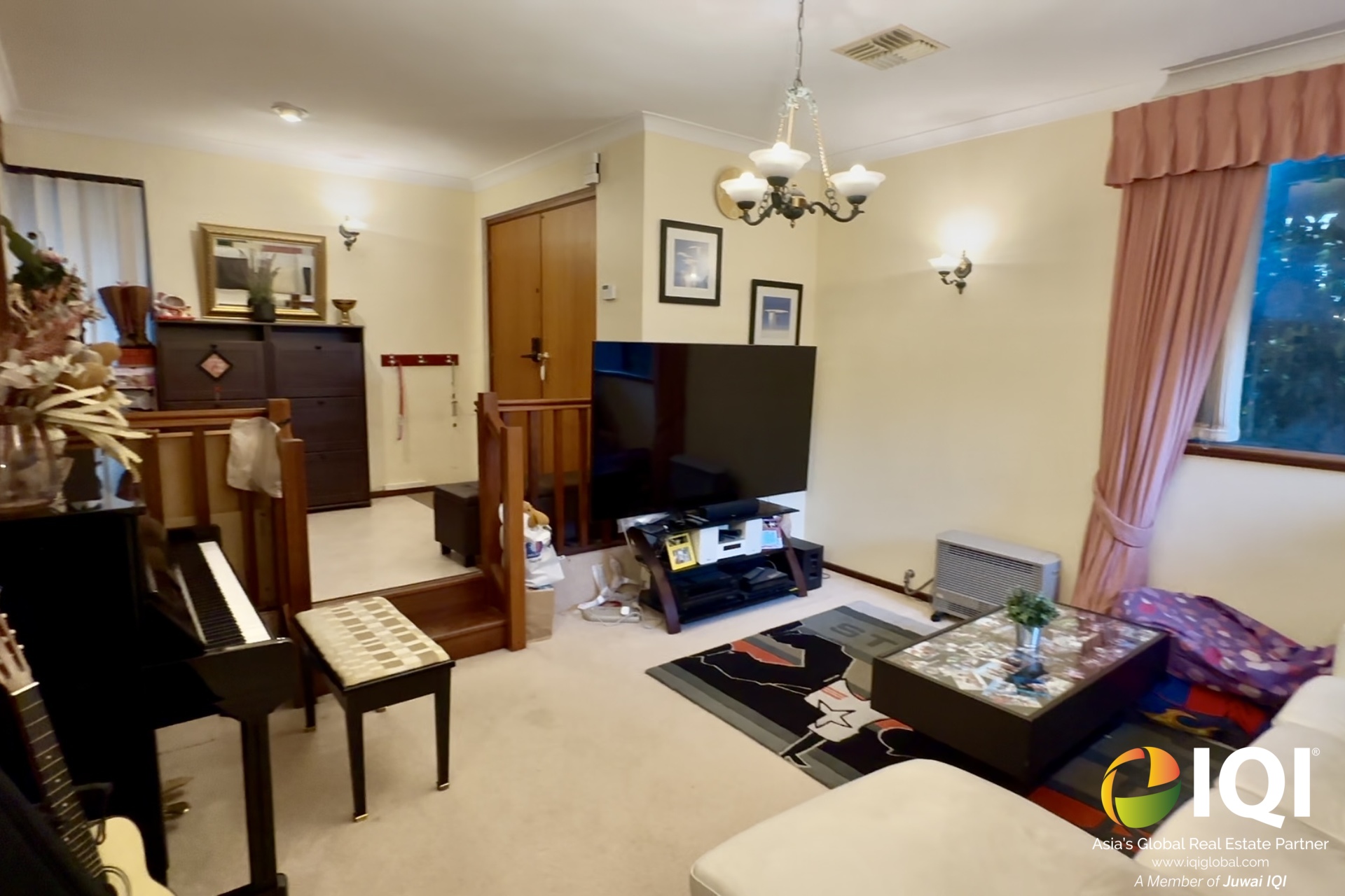 Exceptional Family Living on a Rare 1,011sqm Block – Willetton SHS Zone image